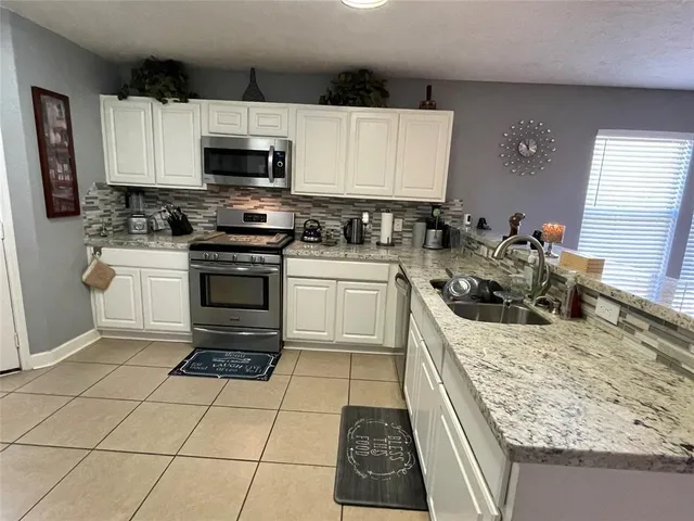 $2,370 | 9418 Fillmont Lane, Houston, TX 77044