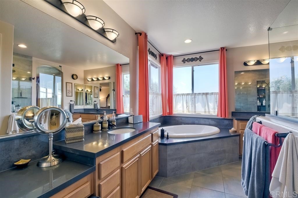 1122 Sunset Heights Road Escondido, CA 92026 - Photo 7 of 24 Gallery Image 7