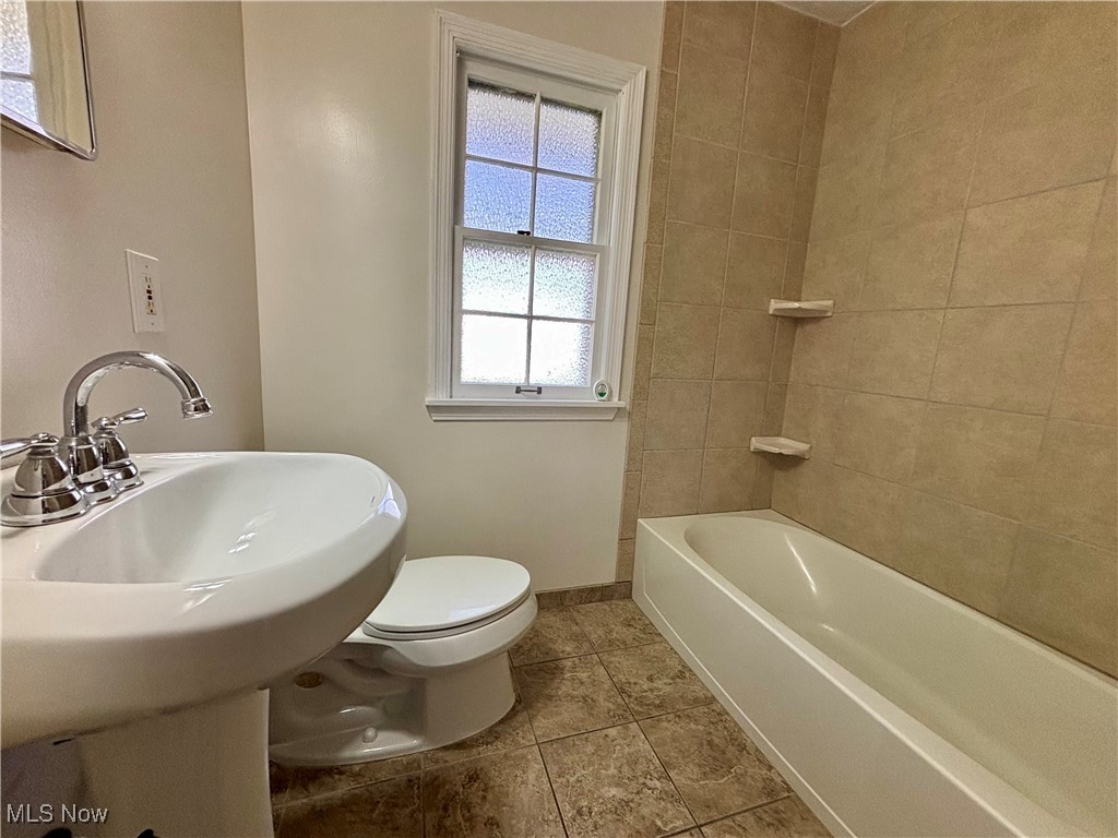 1999 South Green Road South Euclid, OH 44121 - Photo 14 of 26