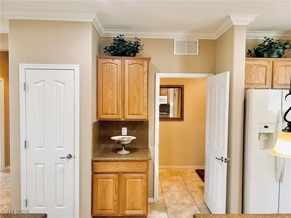 $2,590 | 2192 Canyon Ville Drive, Henderson, NV 89044