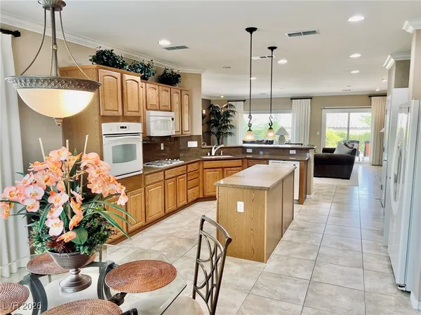 $2,590 | 2192 Canyon Ville Drive, Henderson, NV 89044