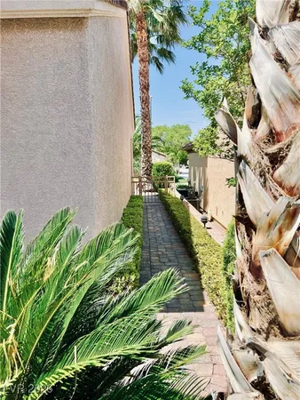 $2,590 | 2192 Canyon Ville Drive, Henderson, NV 89044