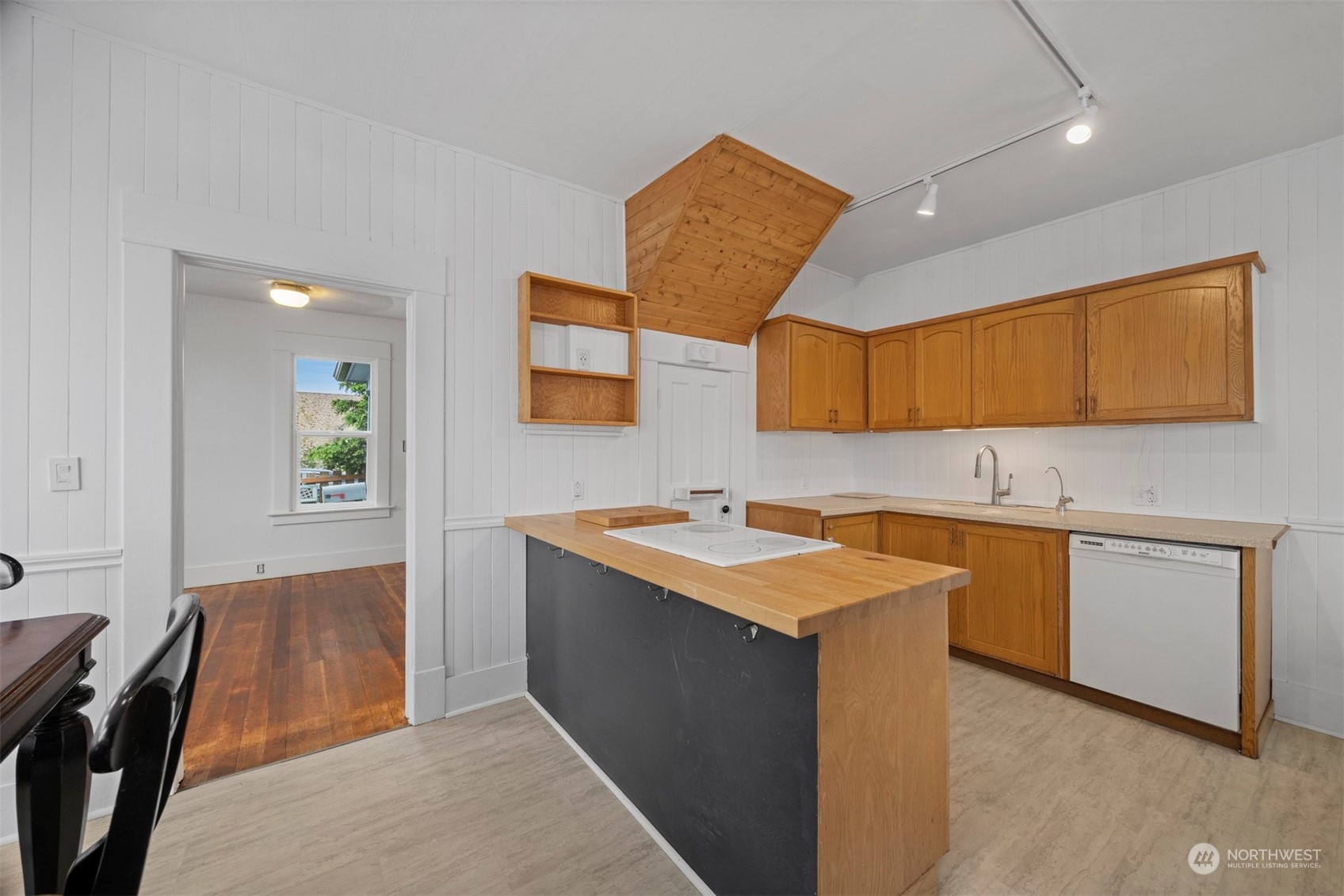 1237 Franklin Street Bellingham, WA 98225 - Photo 11 of 37 Gallery Image 11