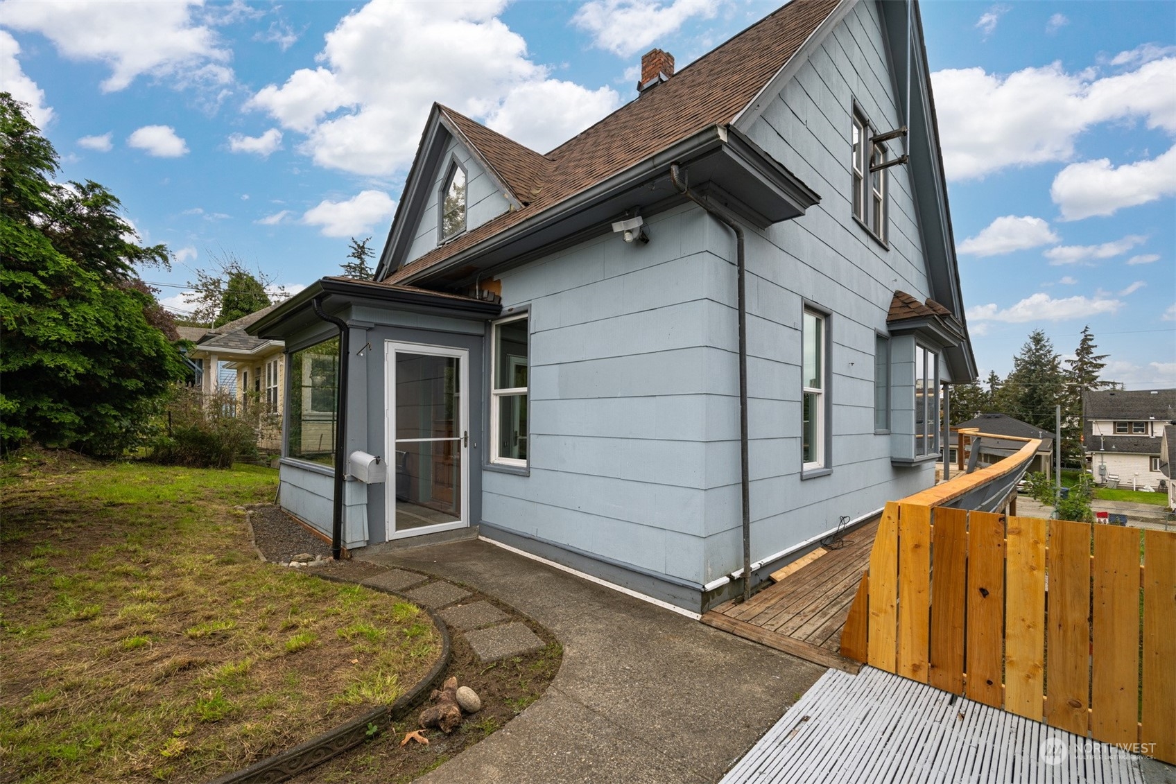1237 Franklin Street Bellingham, WA 98225 - Photo 2 of 37 Gallery Image 2