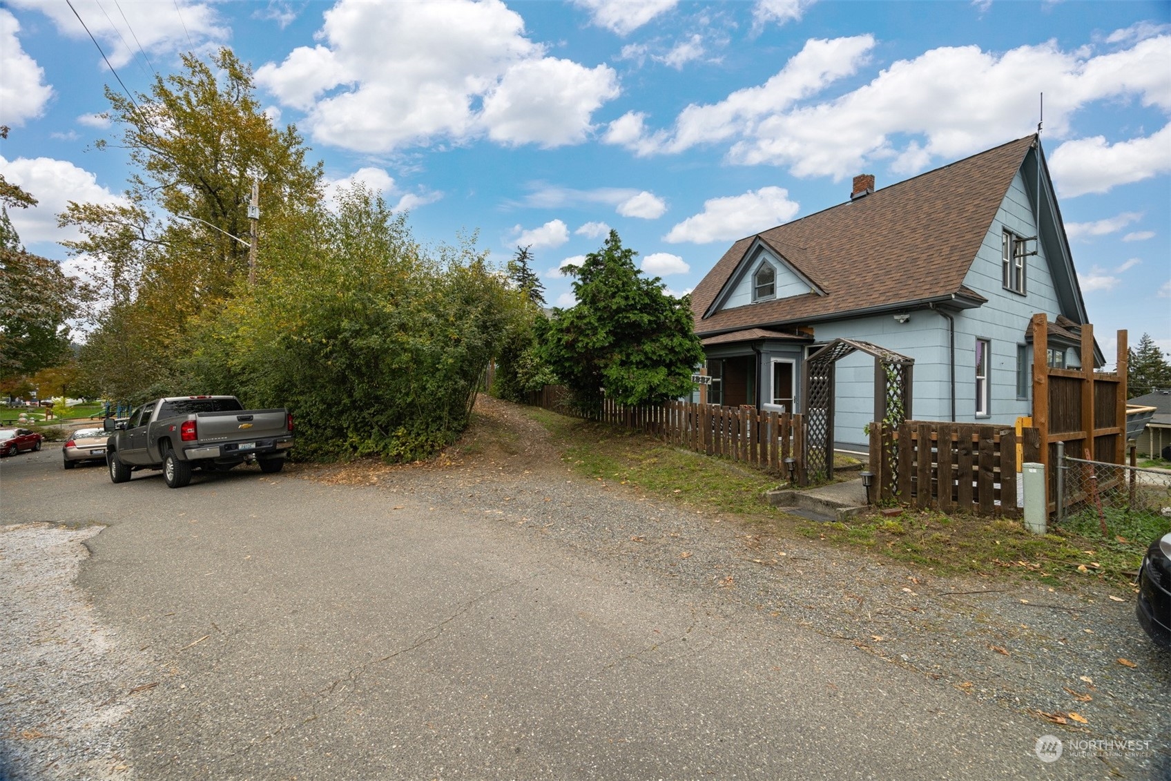 1237 Franklin Street Bellingham, WA 98225 - Photo 3 of 37 Gallery Image 3