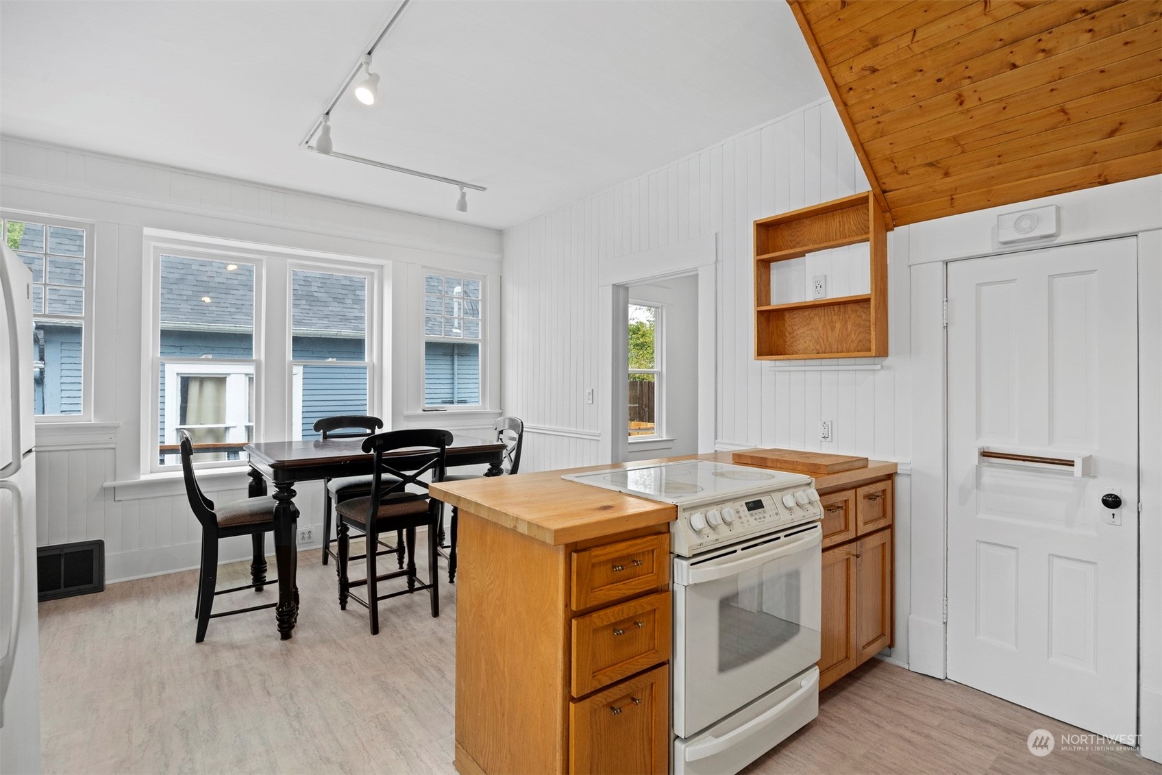 1237 Franklin Street Bellingham, WA 98225 - Photo 10 of 37 Gallery Image 10