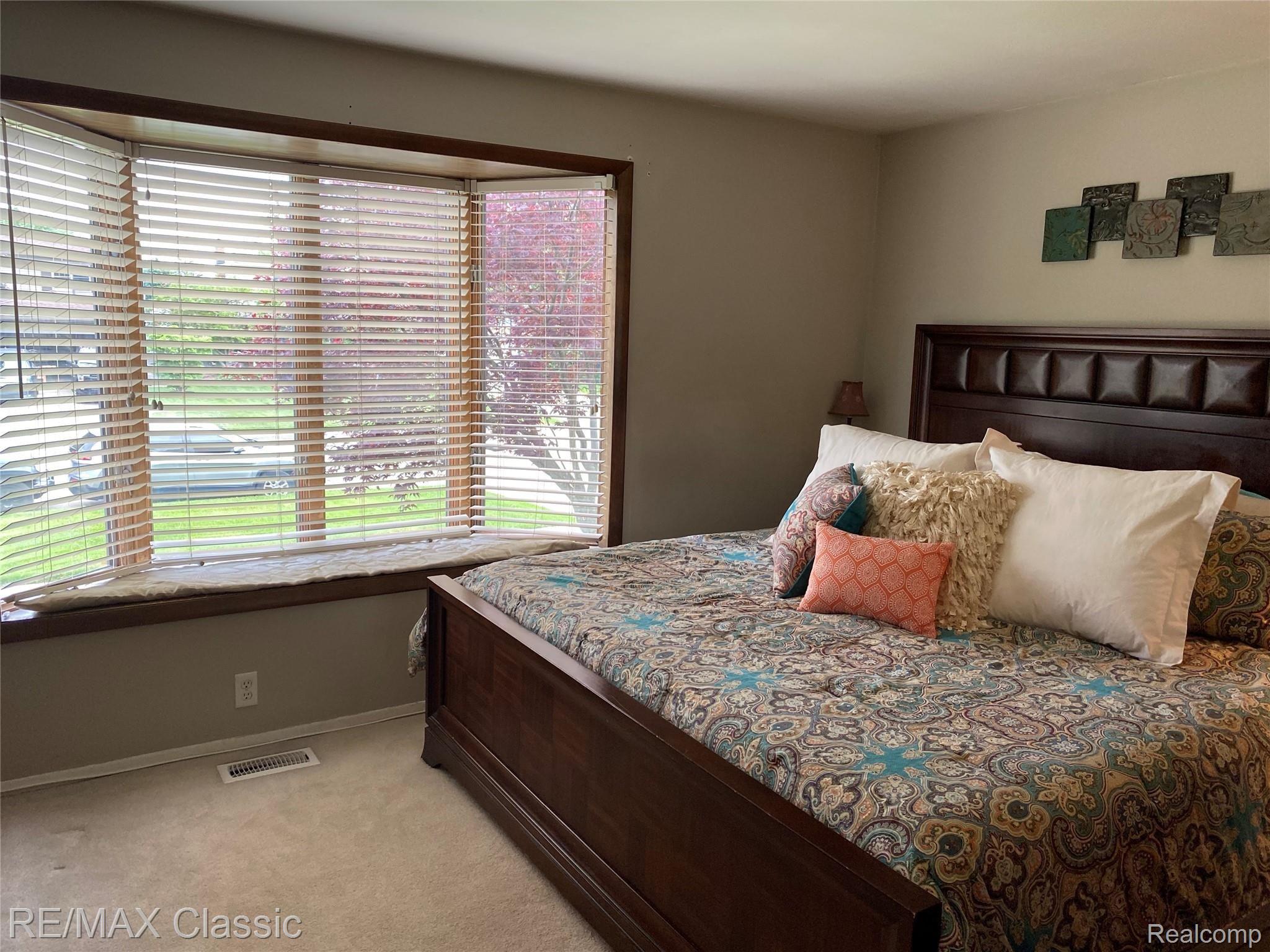 43120 Hanford Road Canton, MI 48187 - Photo 51 of 82 h5%GSYPkThyp4ZqWy8mKUQ.jpg