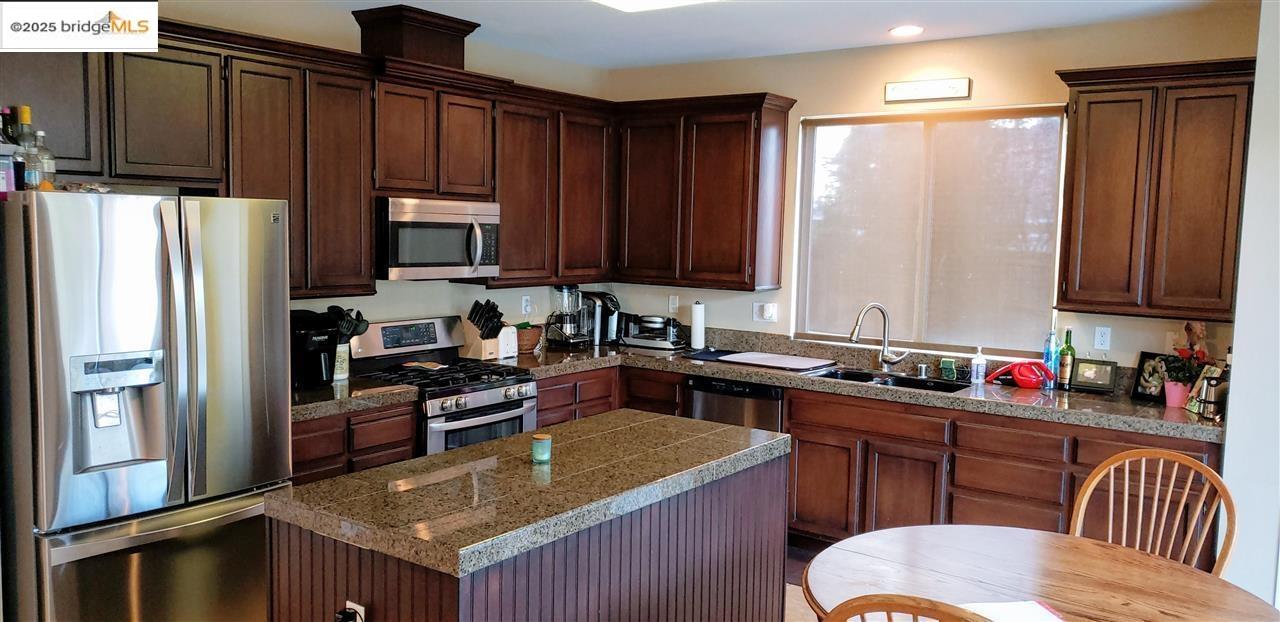 4350 Glen Canyon Circle Pittsburg, CA 94565 - Photo 2 of 2