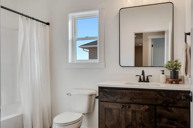 $499,900 | 845 Crockett Drive, Holmen, WI 54636