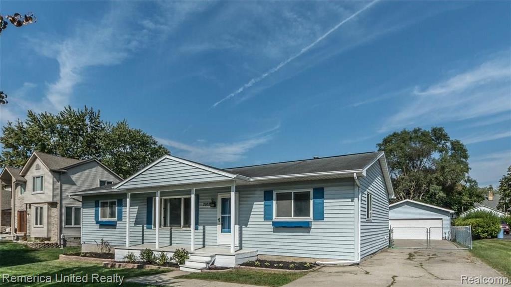 29520 Geraldine Road Farmington Hills, MI 48336 - Photo 2 of 44