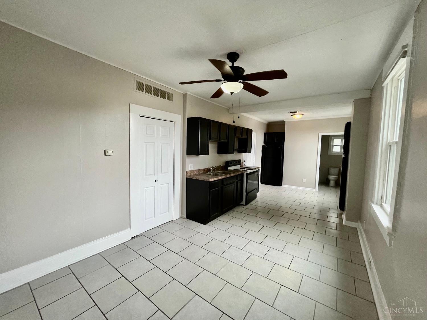 8914 Reading Road Reading, OH 45215 - Photo 18 of 24 Unit 4