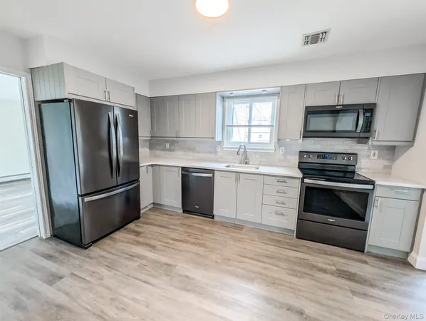 $599,999 | 41 Lama Drive, Shirley, NY 11967