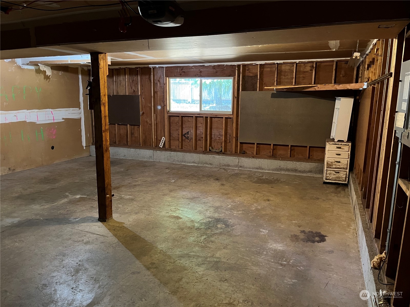 14005 149th Place Southeast Renton, WA 98059 - Photo 24 of 35 a view of an empty room