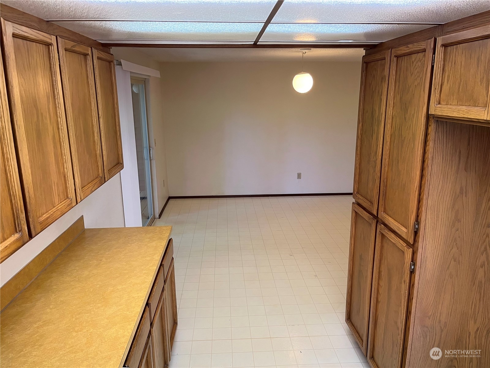 14005 149th Place Southeast Renton, WA 98059 - Photo 7 of 35