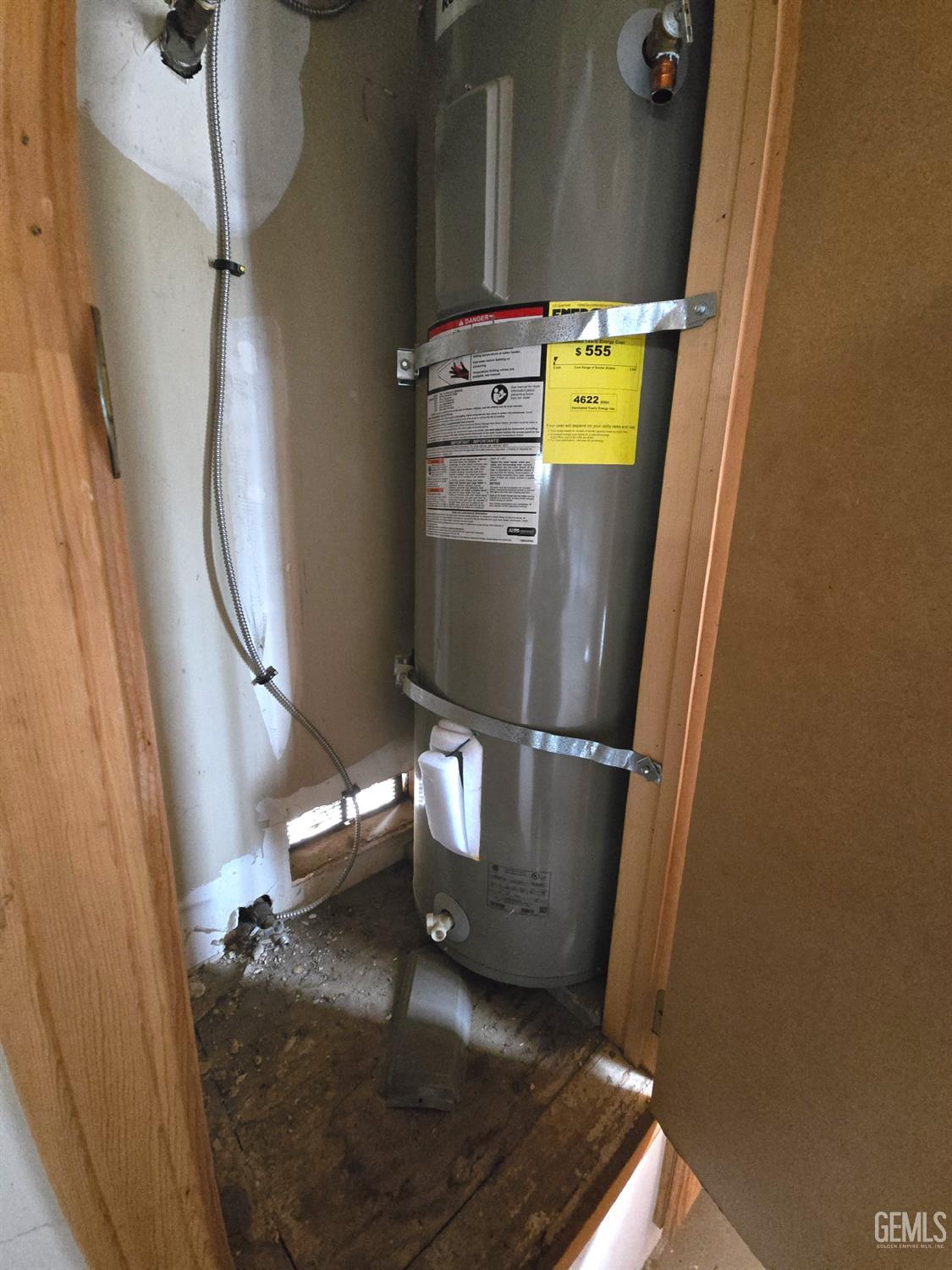 Undisclosed Address Weldon, CA 93283 - Photo 29 of 43 a view of water heater room