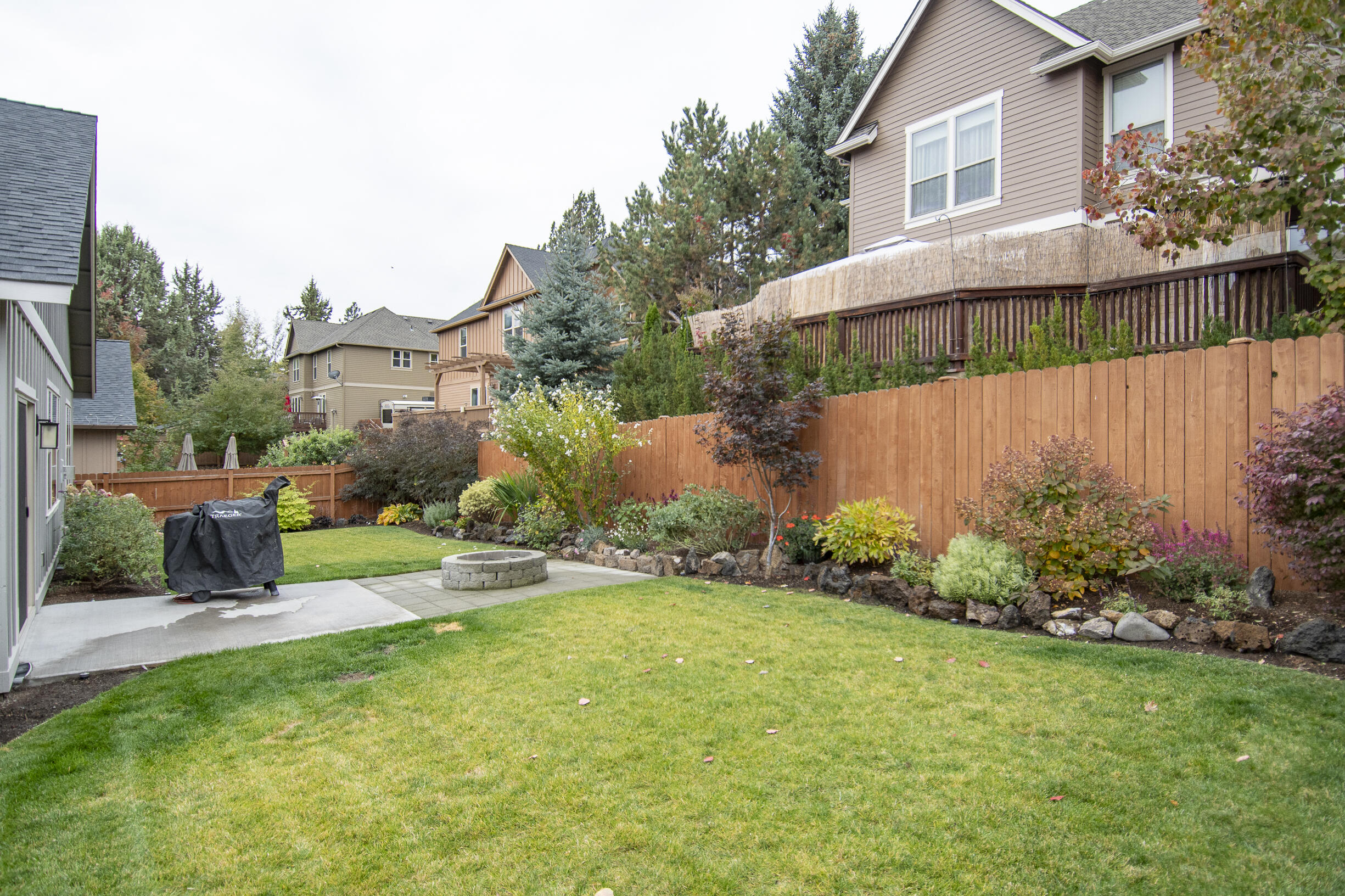 2745 Southwest 32nd Street Redmond, OR 97756 - Photo 3 of 28 LockmanMLS-3