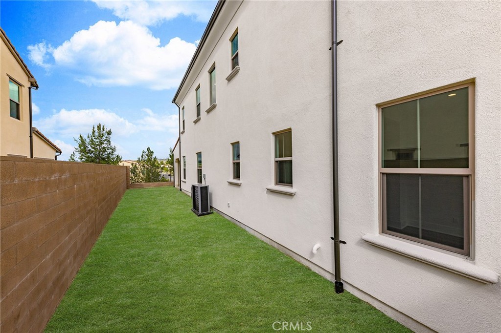 59 Longchamp Irvine, CA 92602 - Photo 2 of 3