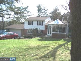 201 Lawrence Road Broomall, PA 19008 - Photo 2 of 6