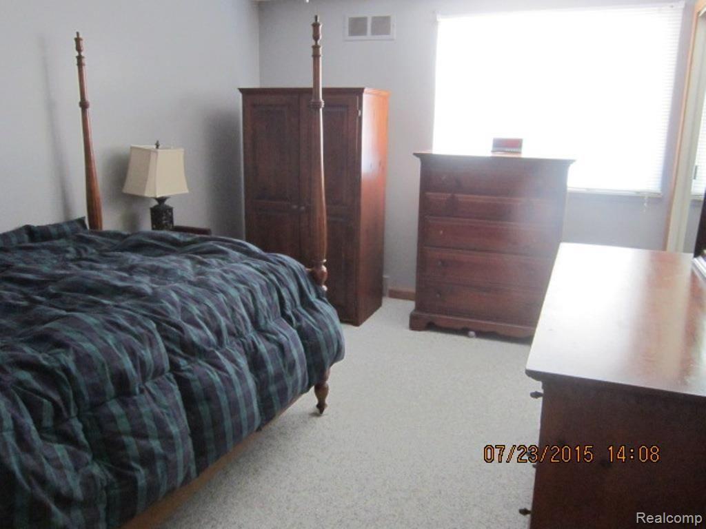 29253 Merrick Warren, MI 48092 - Photo 12 of 29 Bedroom 1 016.jpg