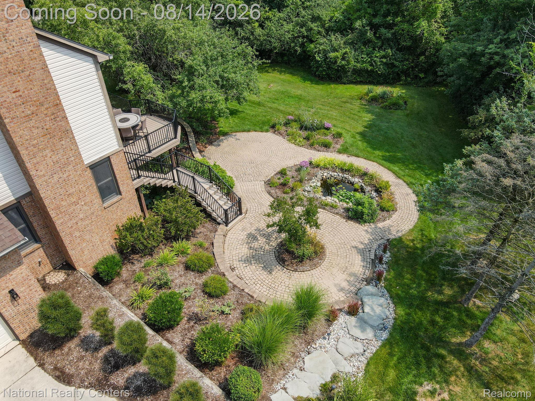 3813 Kaeleaf Road Lake Orion, MI 48360 - Photo 51 of 65 Gorgeous landscaping