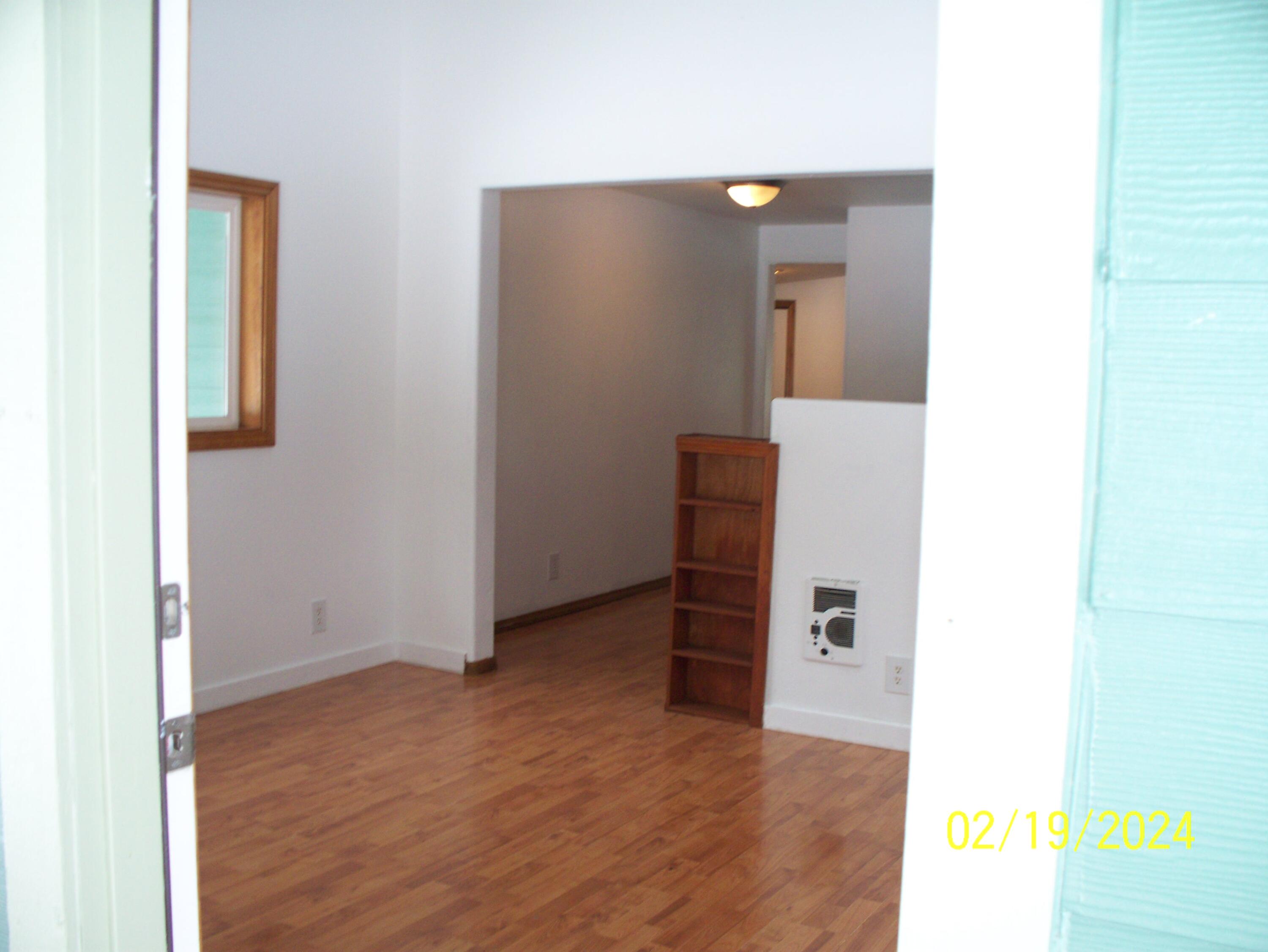 16237 Dyke Road La Pine, OR 97739 - Photo 14 of 33 Looking from front door into living room