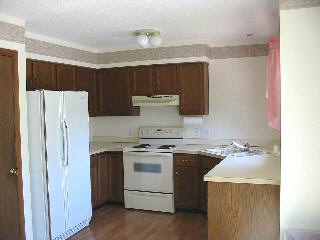 1289 Rutledge Drive Temperance, MI 48182 - Photo 7 of 14 Kitchen