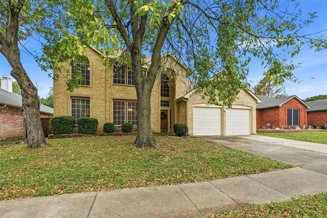 $350,000 | 924 Rio Vista Lane, Arlington, TX 76017