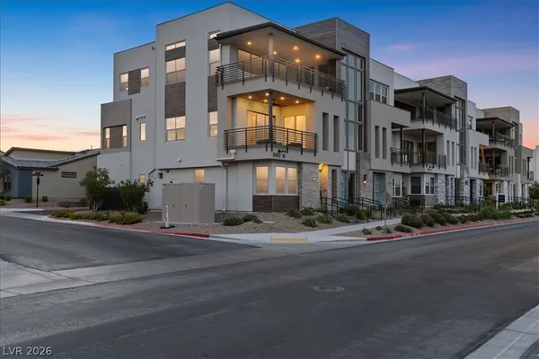 $689,000 | 10001 Hematite Place, Unit 1, Las Vegas, NV 89143