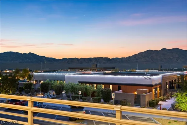 $689,000 | 10001 Hematite Place, Unit 1, Las Vegas, NV 89143