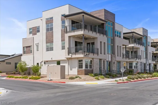 $689,000 | 10001 Hematite Place, Unit 1, Las Vegas, NV 89143