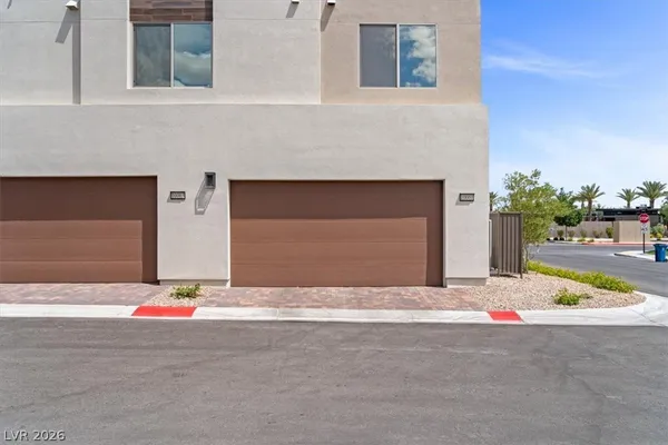 $689,000 | 10001 Hematite Place, Unit 1, Las Vegas, NV 89143
