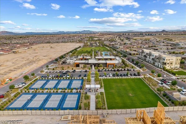 $689,000 | 10001 Hematite Place, Unit 1, Las Vegas, NV 89143
