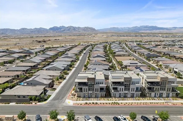 $689,000 | 10001 Hematite Place, Unit 1, Las Vegas, NV 89143