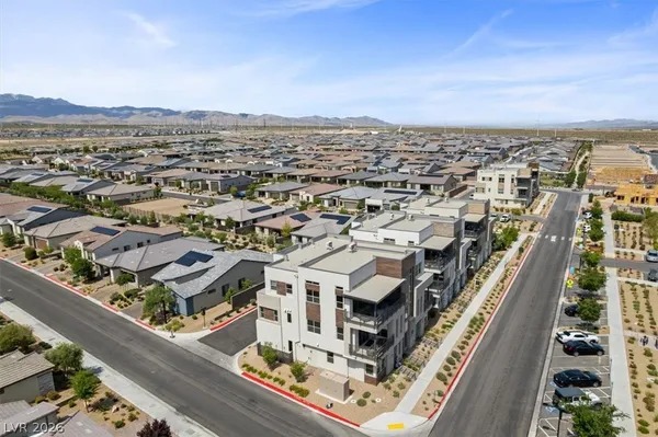 $689,000 | 10001 Hematite Place, Unit 1, Las Vegas, NV 89143