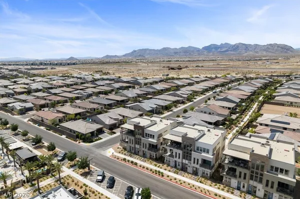 $689,000 | 10001 Hematite Place, Unit 1, Las Vegas, NV 89143