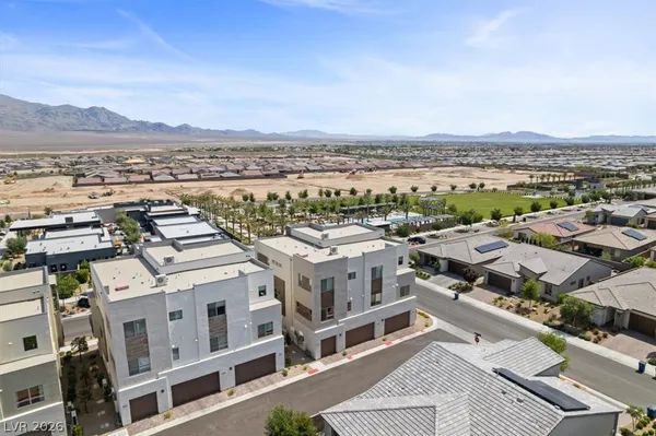 $689,000 | 10001 Hematite Place, Unit 1, Las Vegas, NV 89143