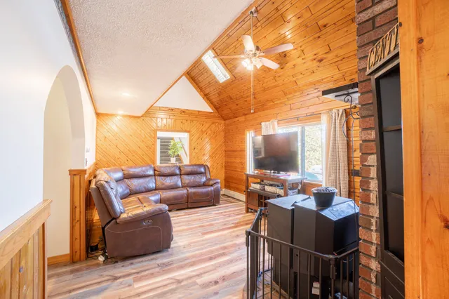 $439,999 | 24 Autumn Lane, Lincoln, ME 04457