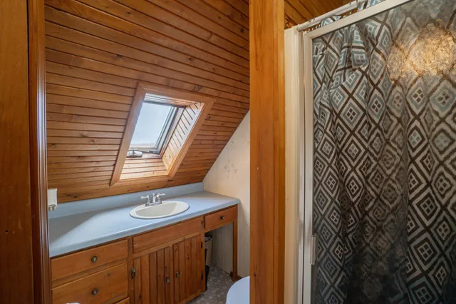 $439,999 | 24 Autumn Lane, Lincoln, ME 04457