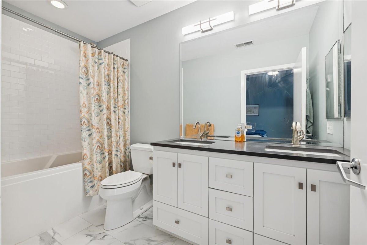 4118 North Lincoln Avenue, Unit 202 Chicago, IL 60618 - Photo 11 of 12