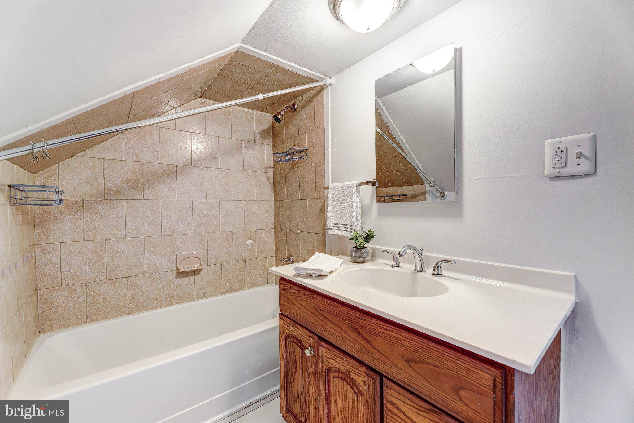 8220 Cornwall Road Baltimore, MD 21222 - Photo 27 of 27 Second floor full Bath