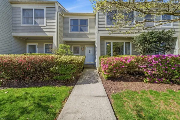 $539,000 | 203 Knoll Way, Rocky Hill, NJ 08553