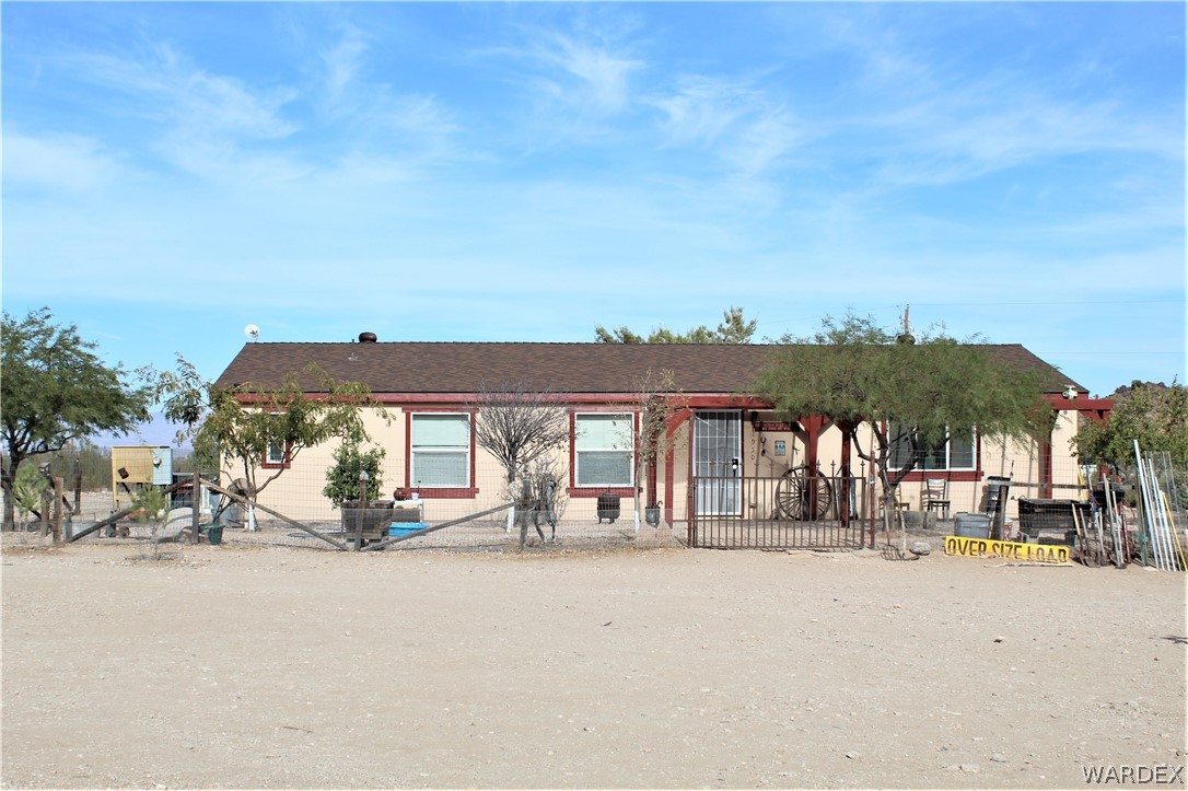 1950 Growler Road Golden Valley, AZ 86413 - Photo 11 of 42 view of building with outdoor space