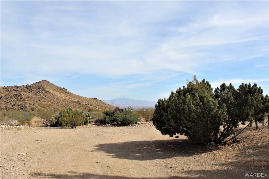 1950 Growler Road Golden Valley, AZ 86413 - Photo 20 of 42 a view of ocean and mountain