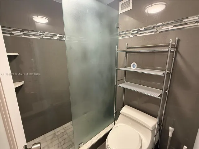 $3,500 | 100 Lincoln Road, Unit 1420, Miami Beach, FL 33139