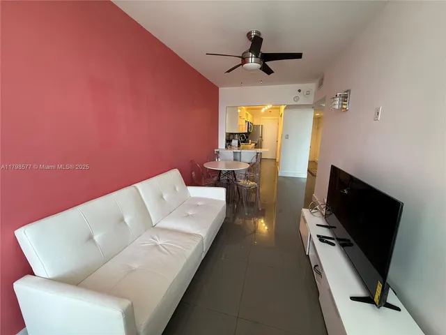 $3,500 | 100 Lincoln Road, Unit 1420, Miami Beach, FL 33139