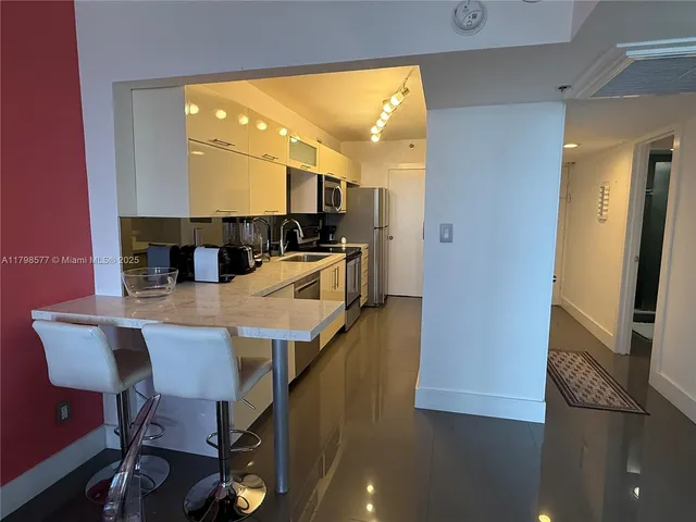 $3,500 | 100 Lincoln Road, Unit 1420, Miami Beach, FL 33139