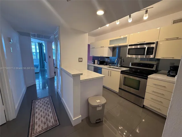 $3,500 | 100 Lincoln Road, Unit 1420, Miami Beach, FL 33139