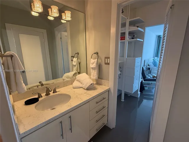 $3,500 | 100 Lincoln Road, Unit 1420, Miami Beach, FL 33139
