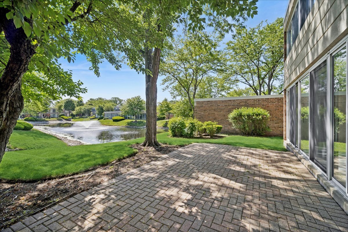 137 Avon Road Northbrook, IL 60062 - Photo 23 of 27