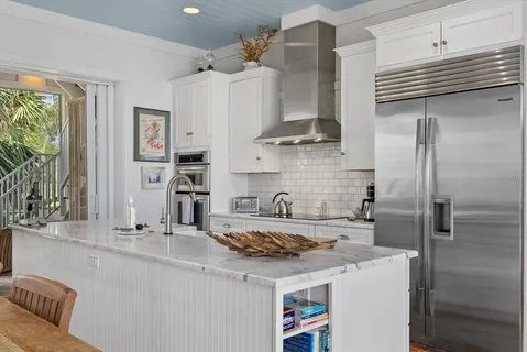$5,995,000 | 7143 La Lenaire Drive, Longboat Key, FL 34228